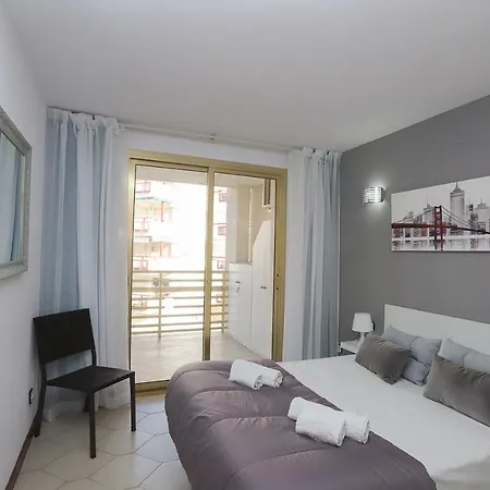 Diferentflats Novelty Salou